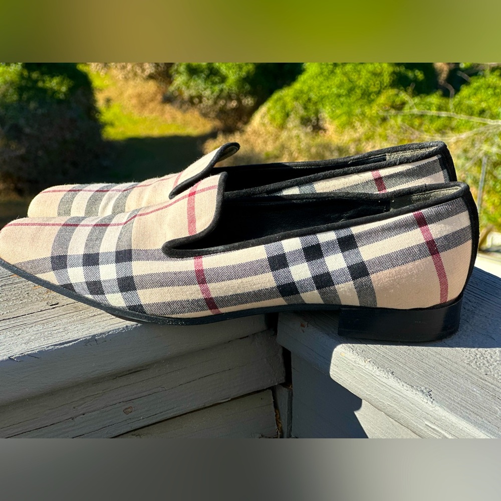 Burberry Flat Loafers. Nova Check Pattern.